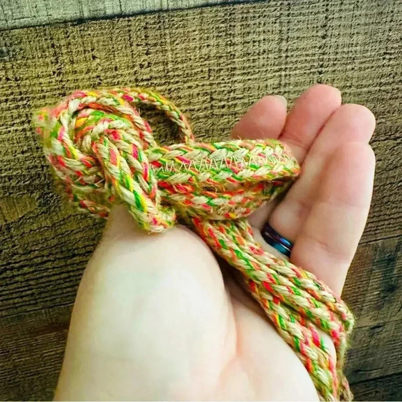 NWOT Shiraleah Round Woven Neon W Pom Pom Crossbody - Picture 9 of 10